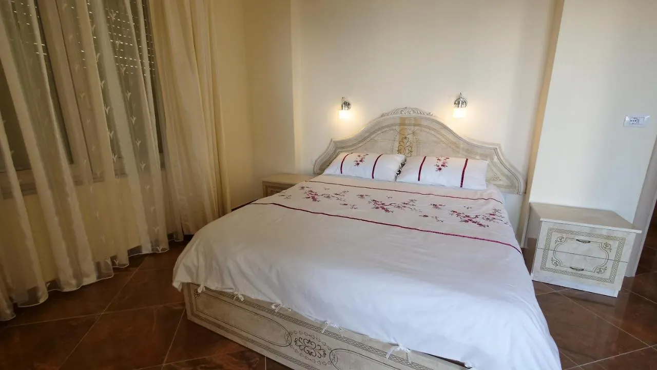 Apartment By Promenade Sarandë 0*,